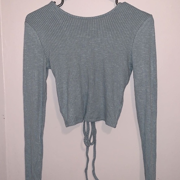 Cropped open back long sleeve - Picture 1 of 3